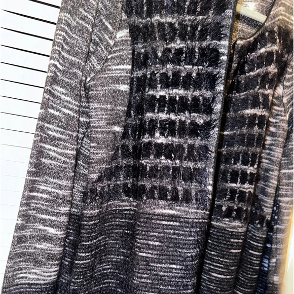 T TAHARI SIMA LONG CARDIGAN WOOL BLEND SWEATER SIZE MEDIUM - Picture 4 of 7